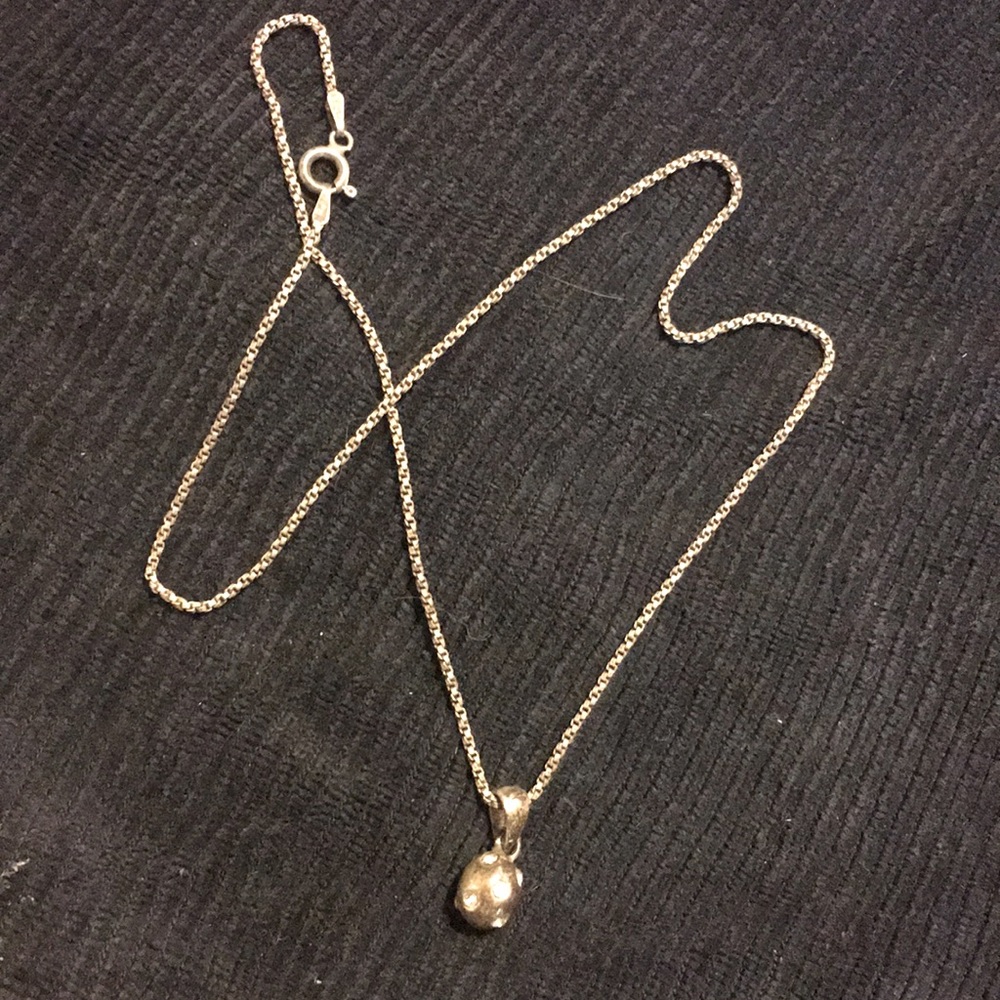 Necklace with diamond bawble